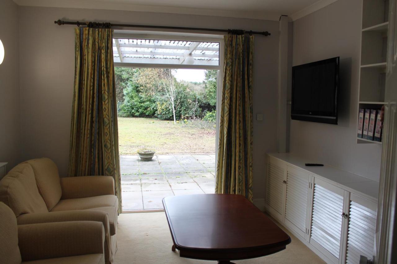 Brookside Lodge Baldock Bagian luar foto