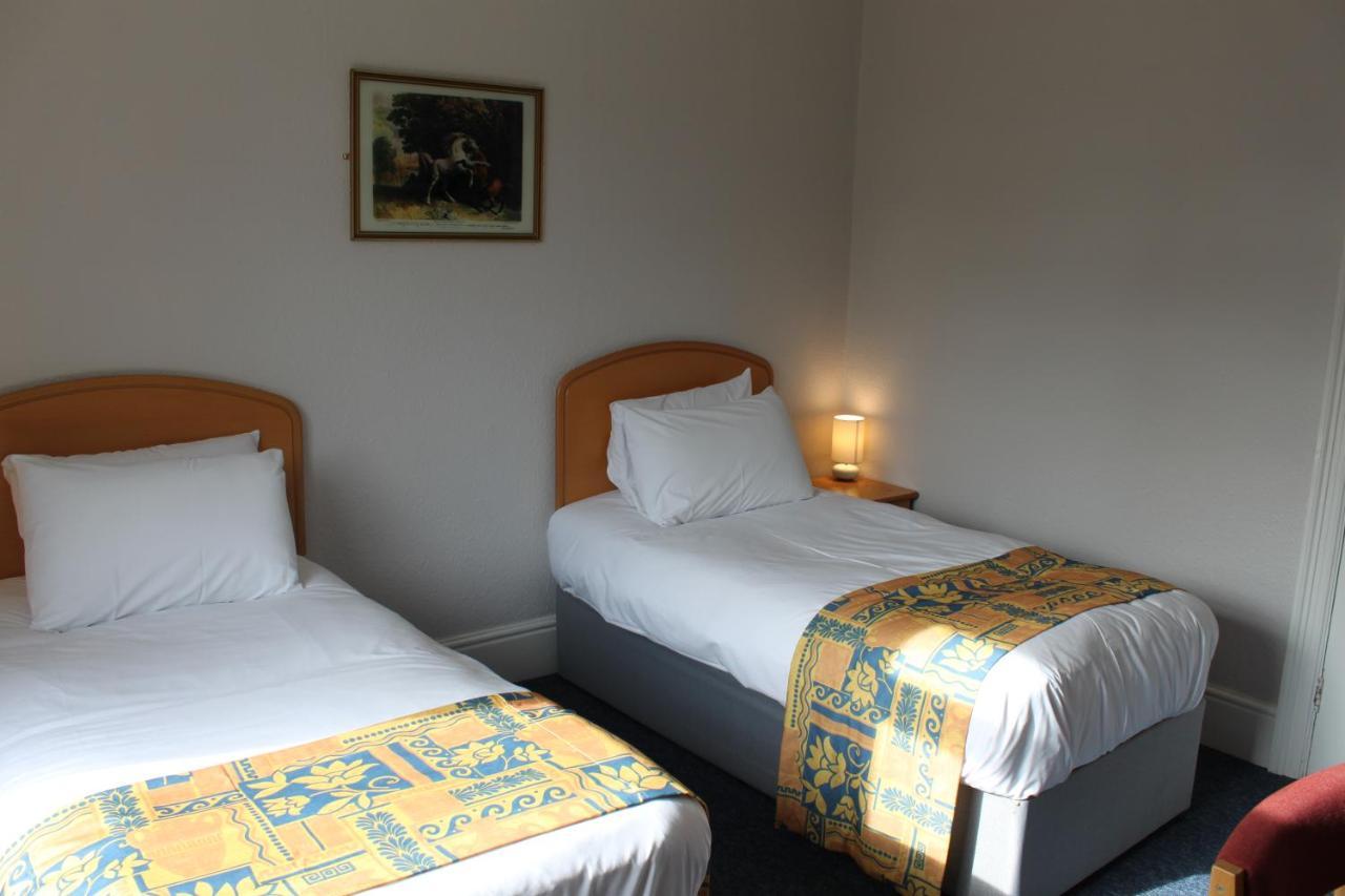 Brookside Lodge Baldock Bagian luar foto