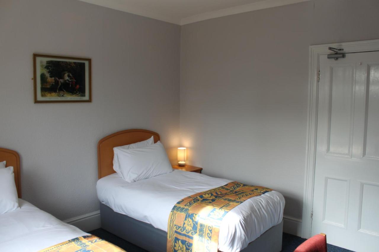 Brookside Lodge Baldock Bagian luar foto